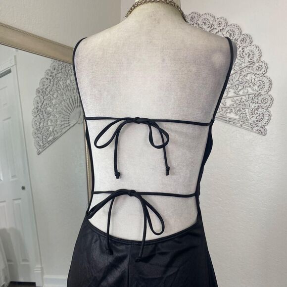 Early 2000's Hottie Slinky Open Back Lace Up Little Black Mini Party Dress M - Picture 3 of 7